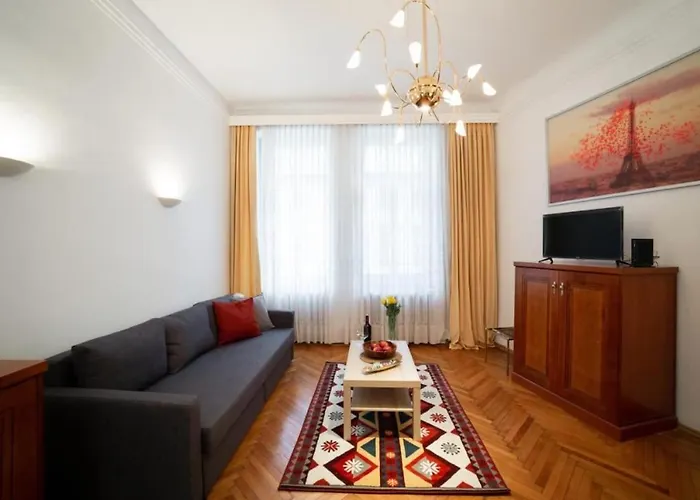 Classical Premium Apartment With Free Parking