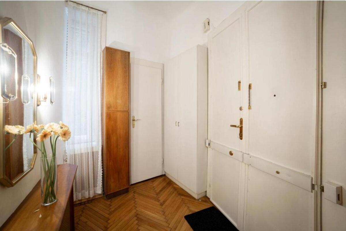 Classical Premium With Free Parking *
