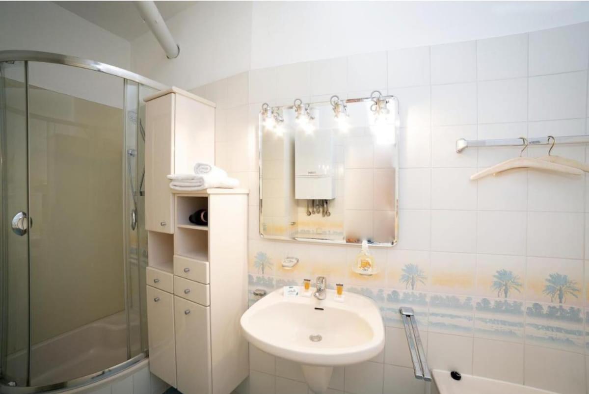 Apartment Classical Premium With Free Parking